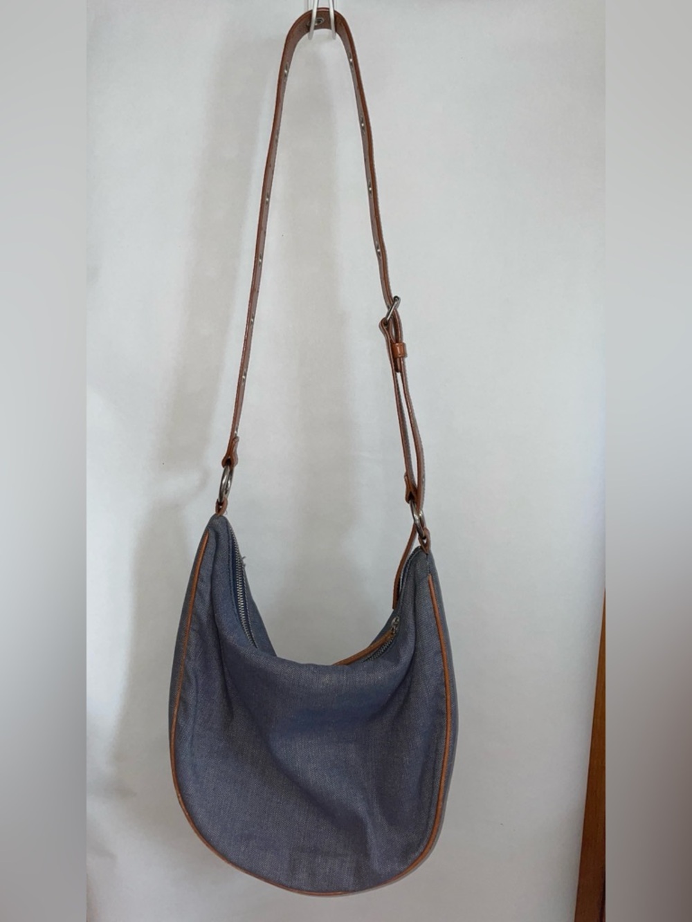 Banana Republic // Blue Canvas Shoulder Bag Crossbody Tan Leather Strap and Trim - Picture 6 of 15